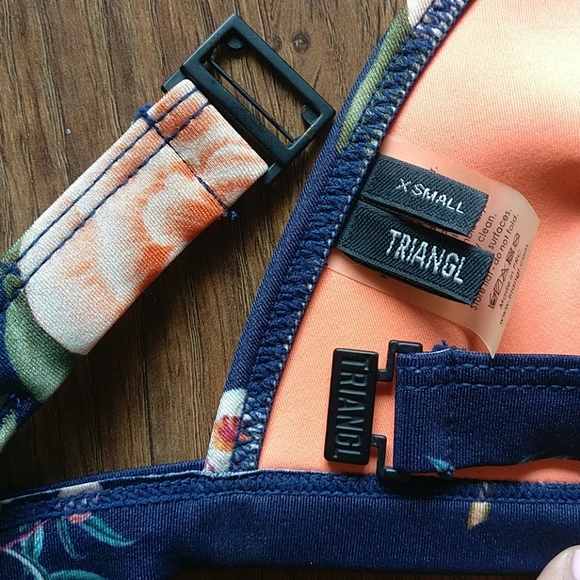 Triangl - Bikini - Picture 2 of 6